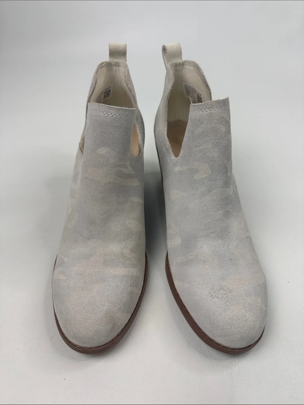 Toms cream light